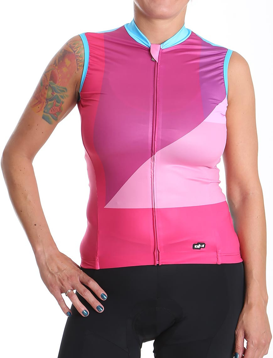 sleeveless cycling jersey with pockets